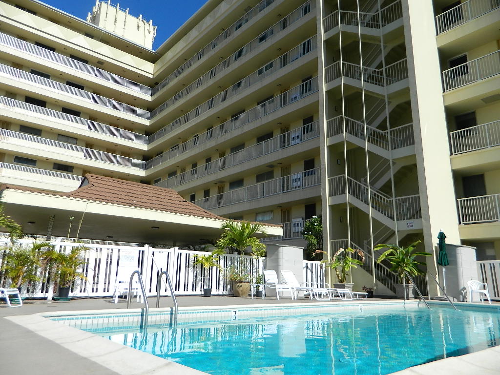 Kailua Condos Meridian East Ocean View Condominiums in Kailua Oahu